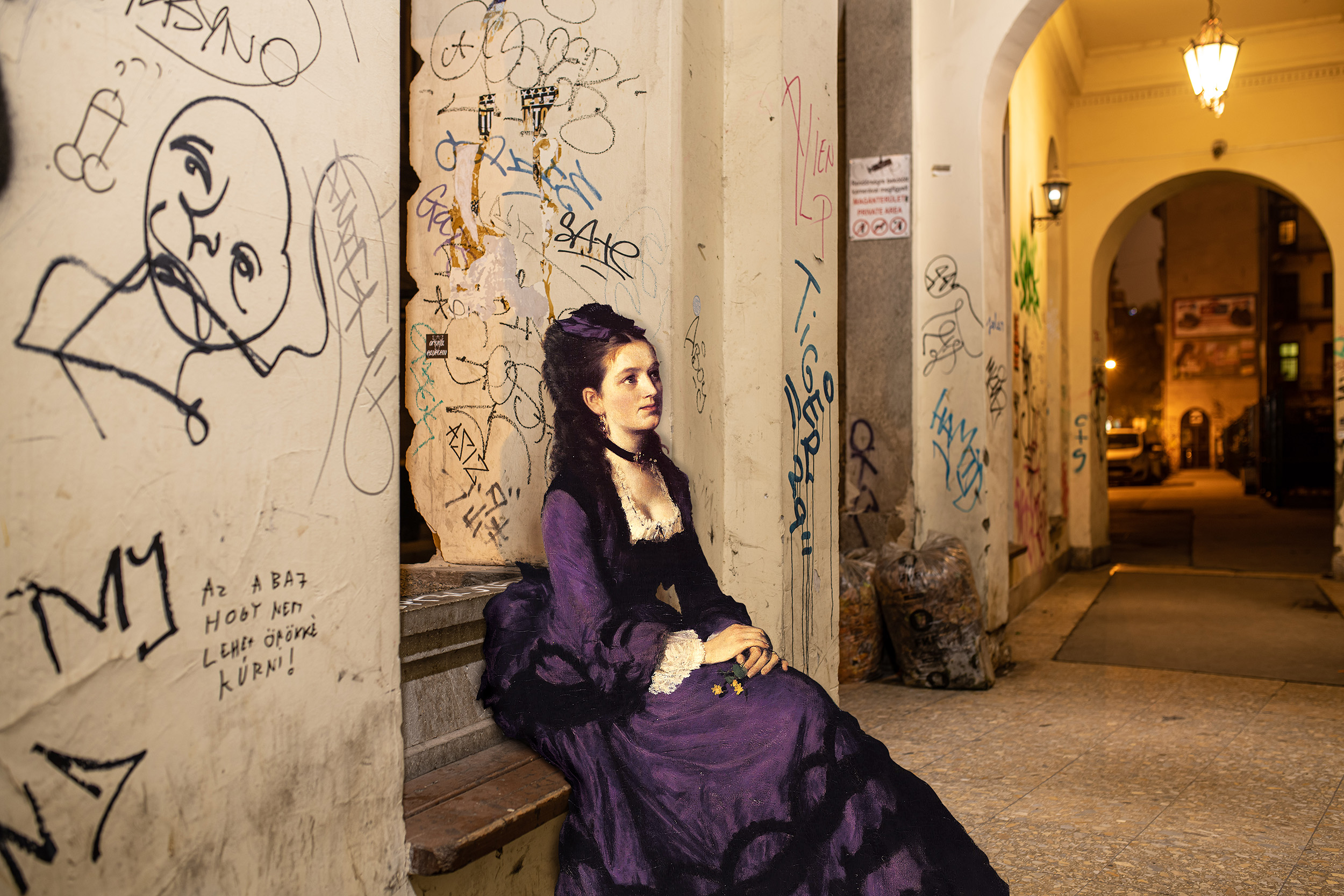 Festmények és kijárási tilalom