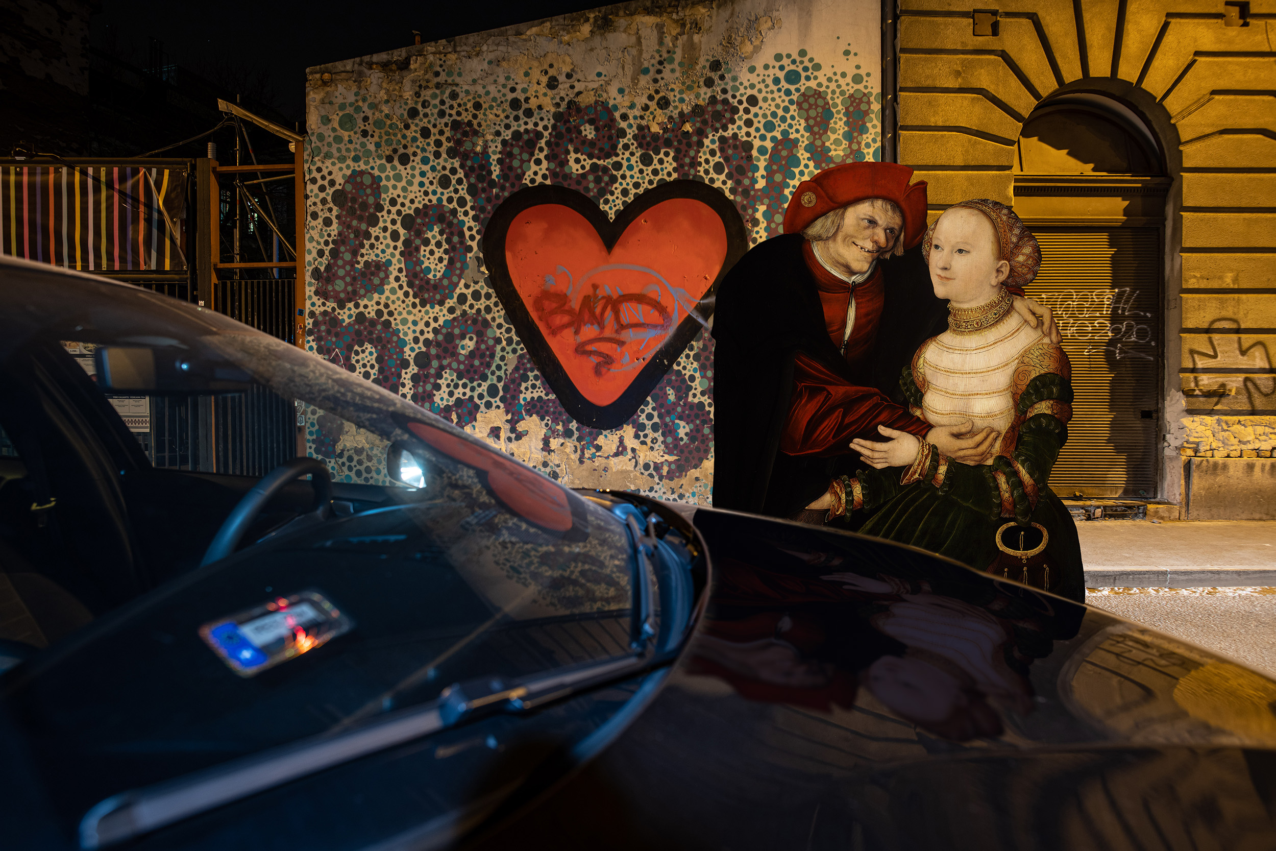 Festmények és kijárási tilalom