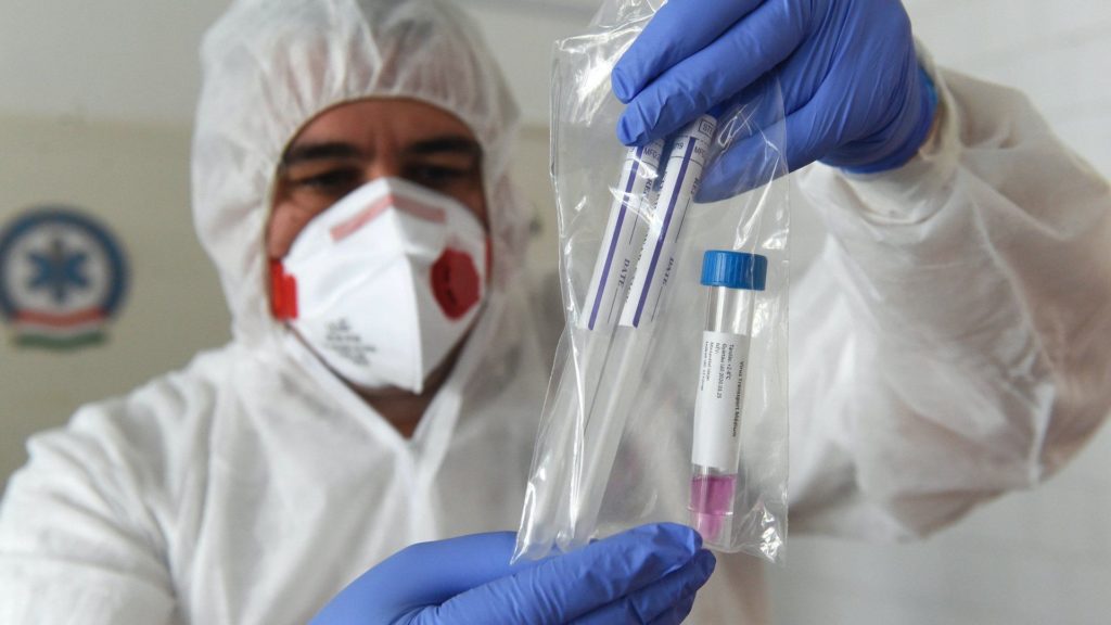 A koronavírus már régóta velünk lehet.