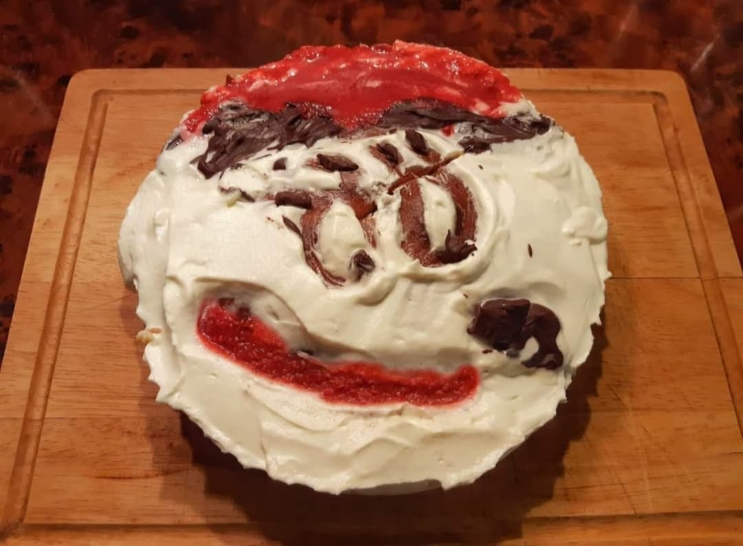 A "Niki Nausz" torta hasít a neten