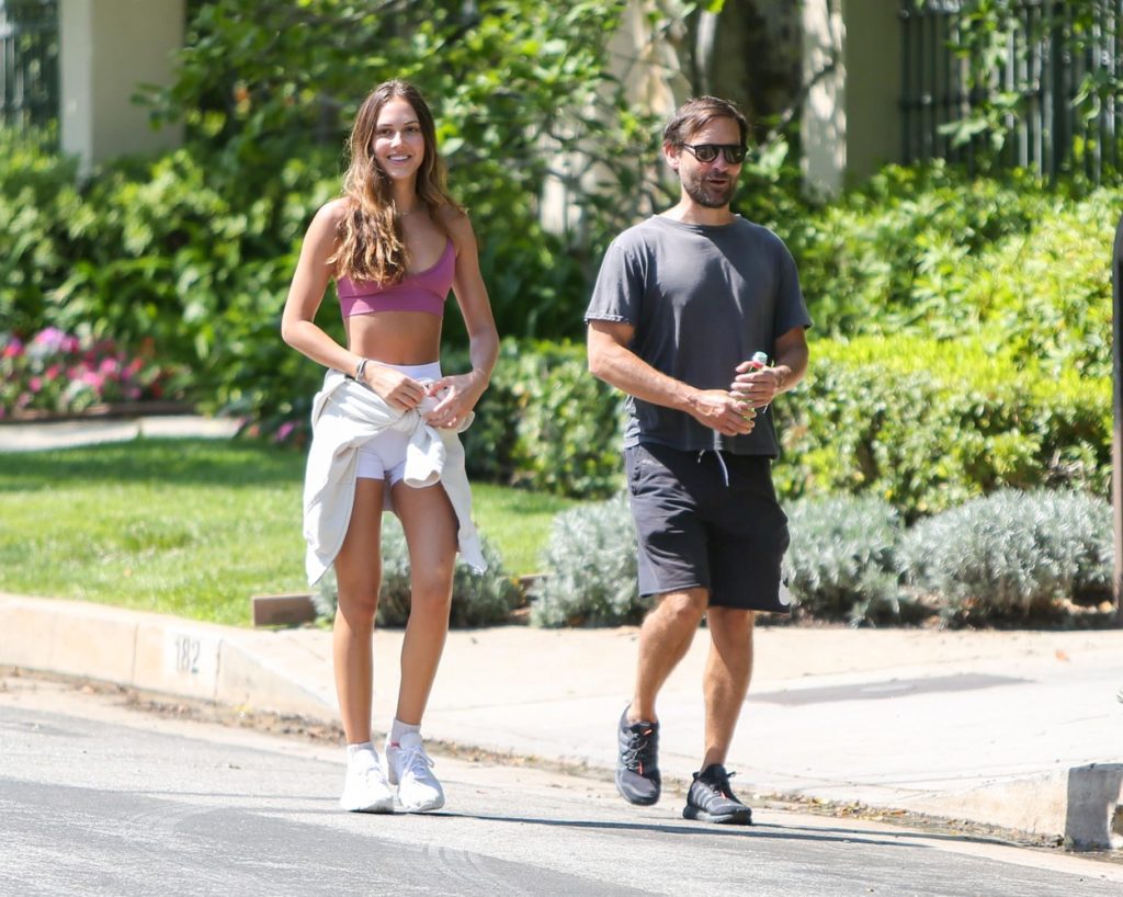 Tobey maguire barátnőjével