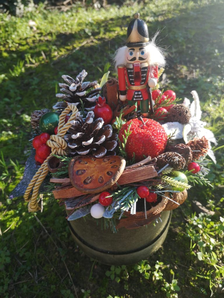 Diótörős dekoráció