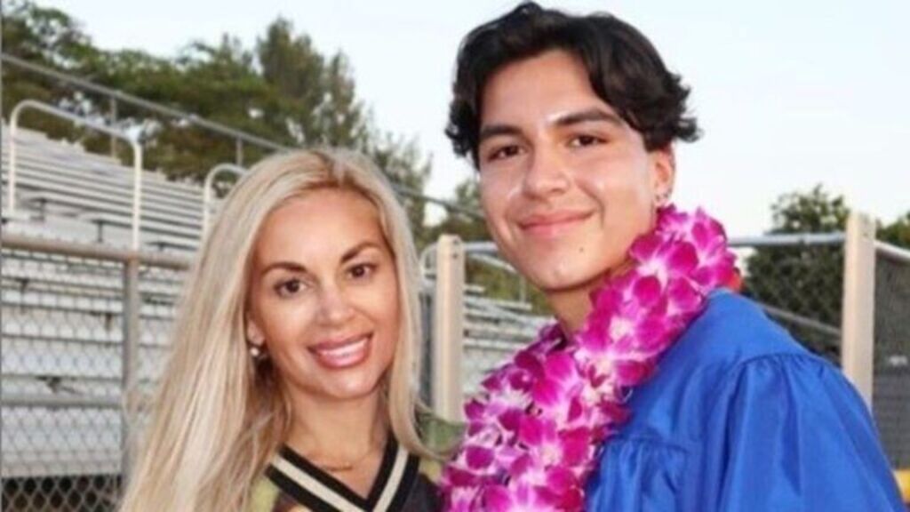 Orrplasztikát venne 19 éves fiának az élő Barbie-baba