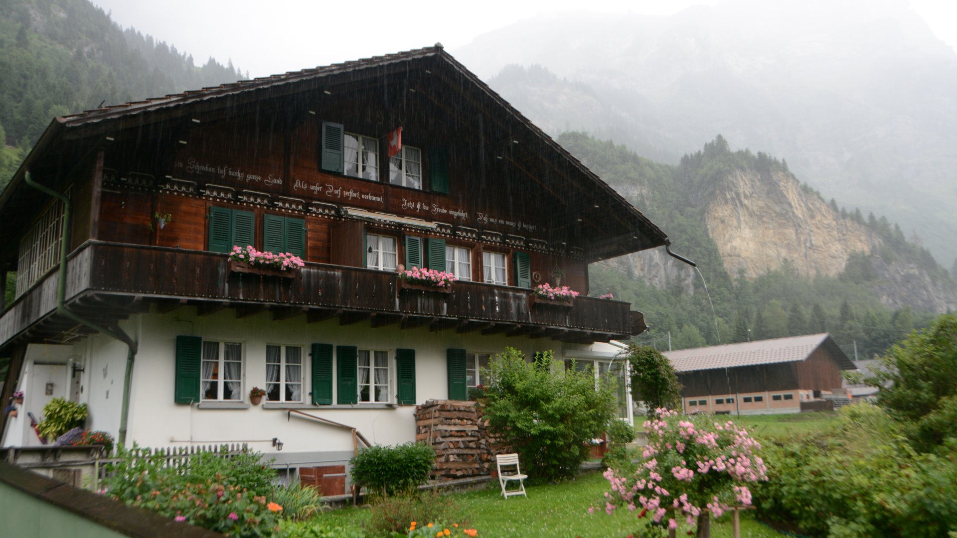 Újjáépített ház a svájci Mitholzban