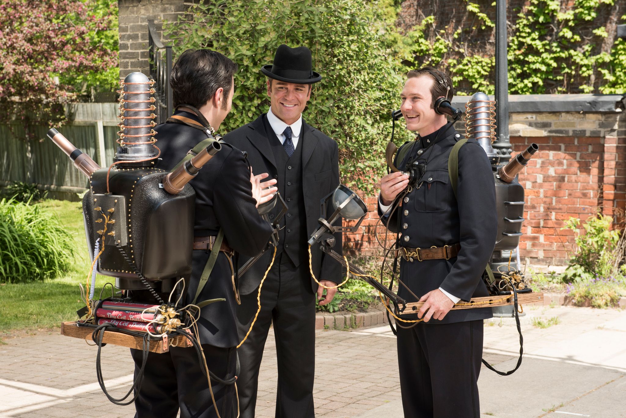 Sokak szerint fiatalabbnak tűnik civilben