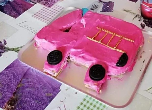 Tűzoltóautó torta