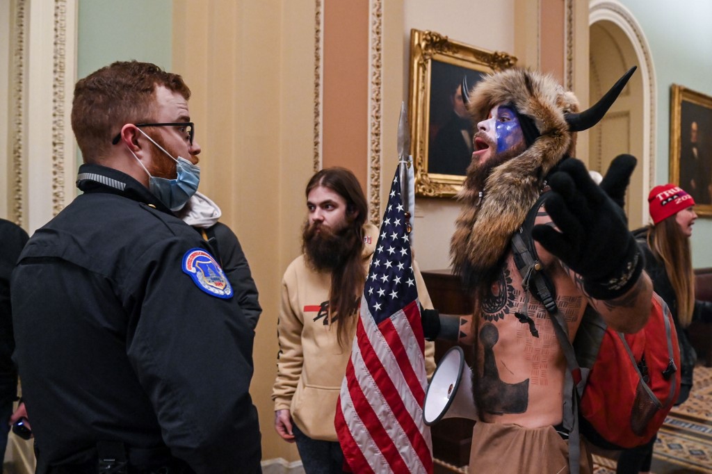 Trump hívők törtek be a Capitoliumba.