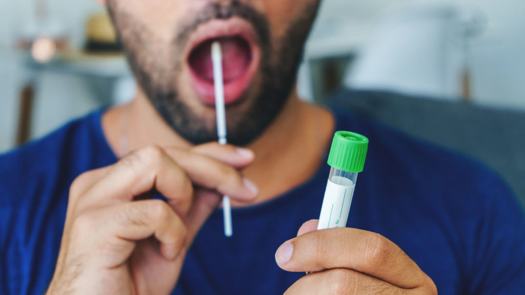 Egy hibás koronavírus-teszteredmény súlyos következményekkel járhat