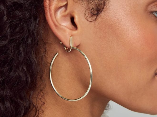 Hagyományos fülbevalónak tűnik 