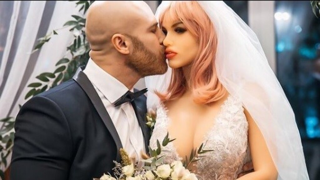 szexrobot, megcsalás, feleség,