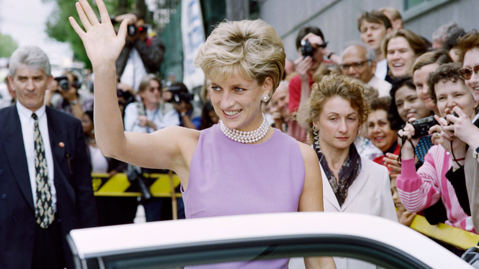 Így született Diana leghíresebb frizurája