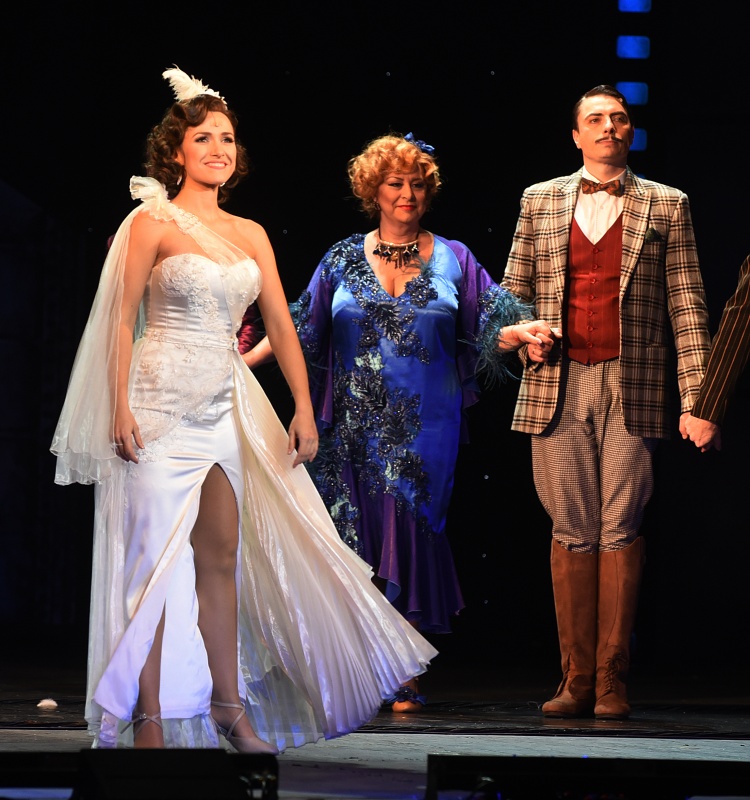 Jenes Kitti az Ének az esőben