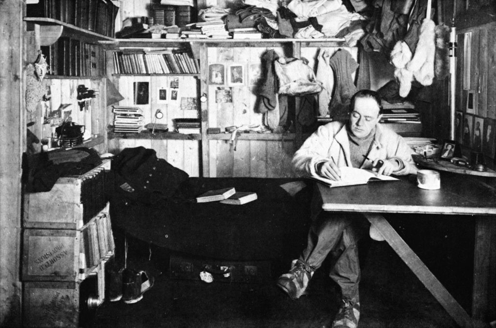 Jön a kőkemény tél, lássuk, hogyan bírták ki ép ésszel a sarkkutatók!