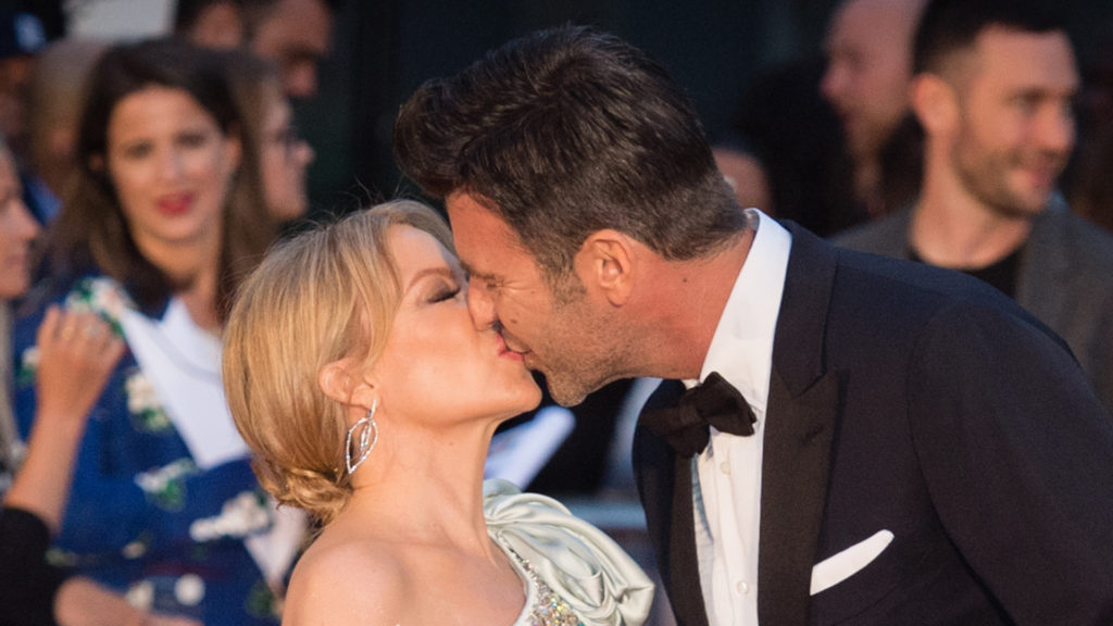 Megkérték Kylie Minogue kezét