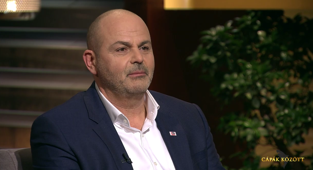 moldován andrás cápák között