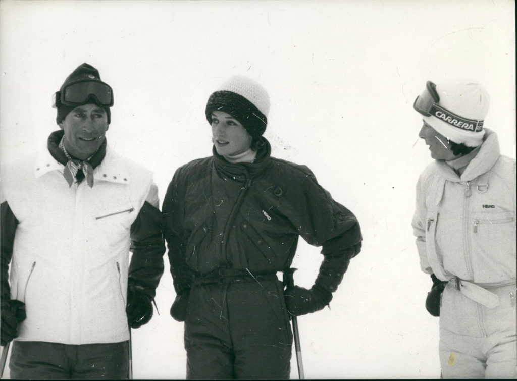 Károly herceg és Diana hercegnő Marie hercegnővel síel a liechtensteini hegyekben, 1984. (Fotó: Profimedia)