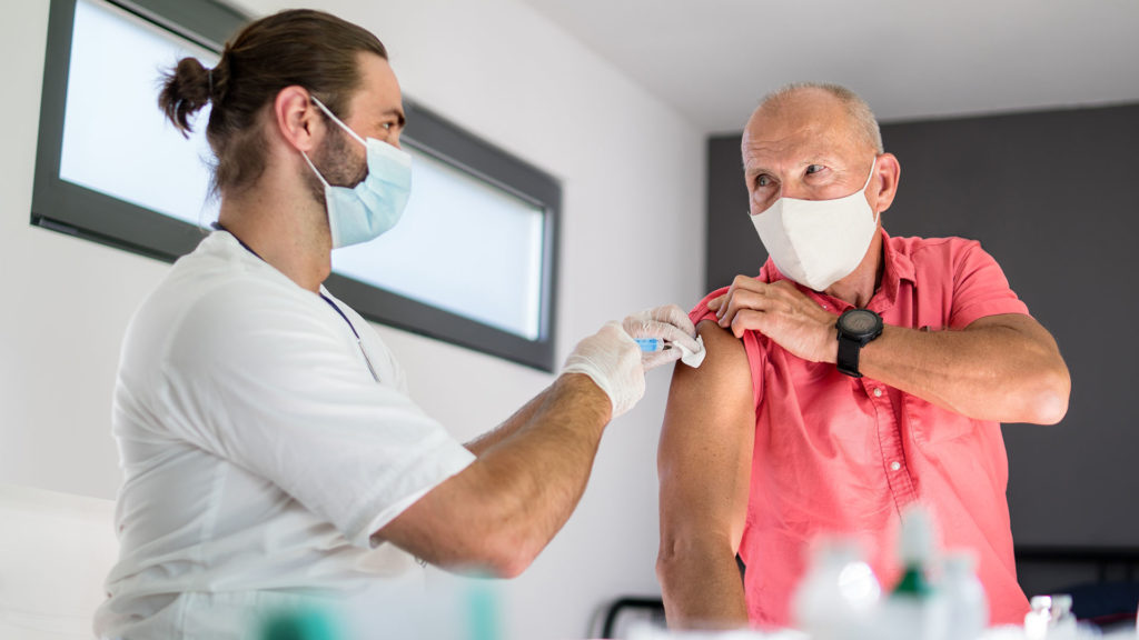 Már az első adag vakcina is jelentősen csökkenti a kórházi kezelés rizikóját