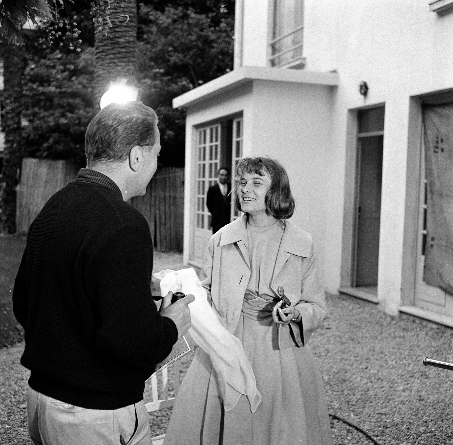 Egy fotózáson az 1959-es Cannes-i Filmfesztiválon. (Photo by Daniel Fallot / Ina / Ina via AFP)