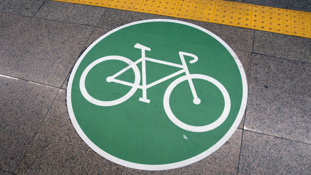 Októberig ingyen szállítja hétvégenként a bringákat a BKK