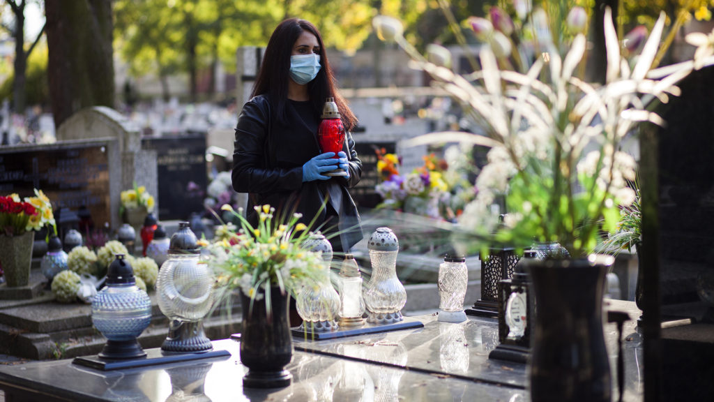 Csak ezen a héten 43 szertartást rendez egyetlen temetkezési cég