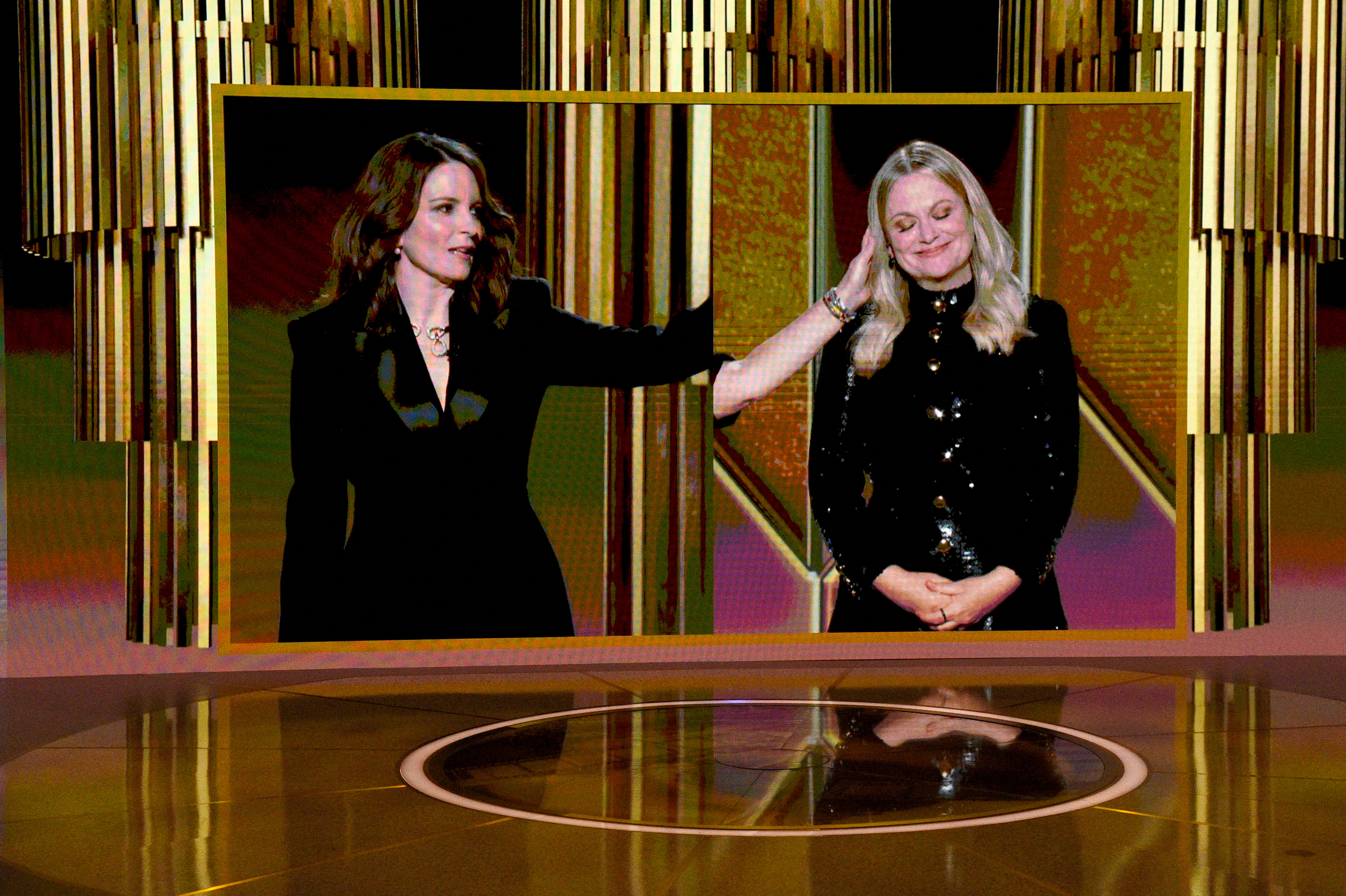 Tina Fey és Amy Poehler, a Golden Globe-gála házigazdái (Photo by Kevin Mazur/Getty Images for Hollywood Foreign Press Association)