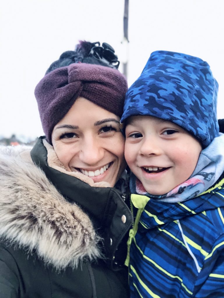 Juliska a kisfiával (Fotó: Széphalmi Juliska)