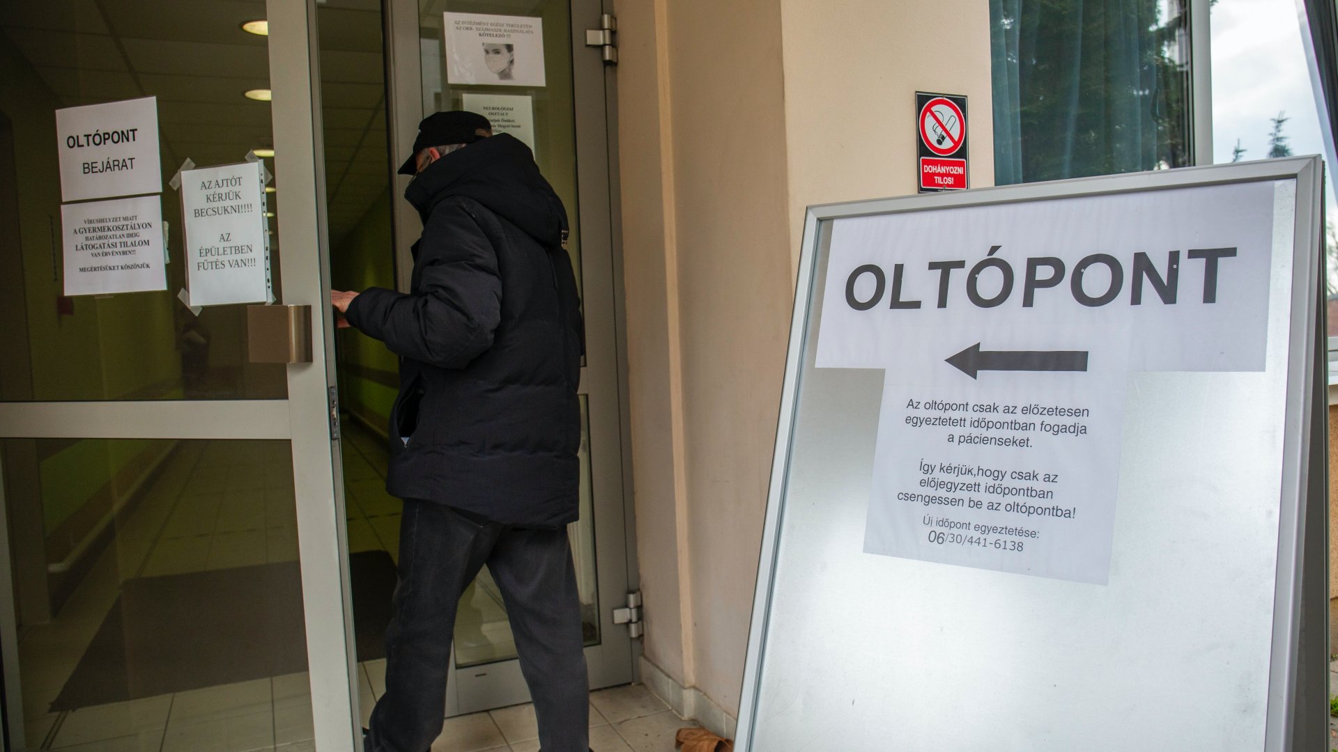 Koronavírus-oltás oltópont