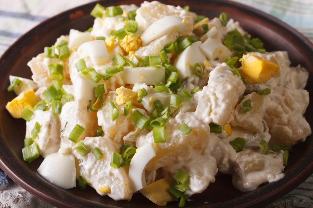 Pikáns tojássaláta