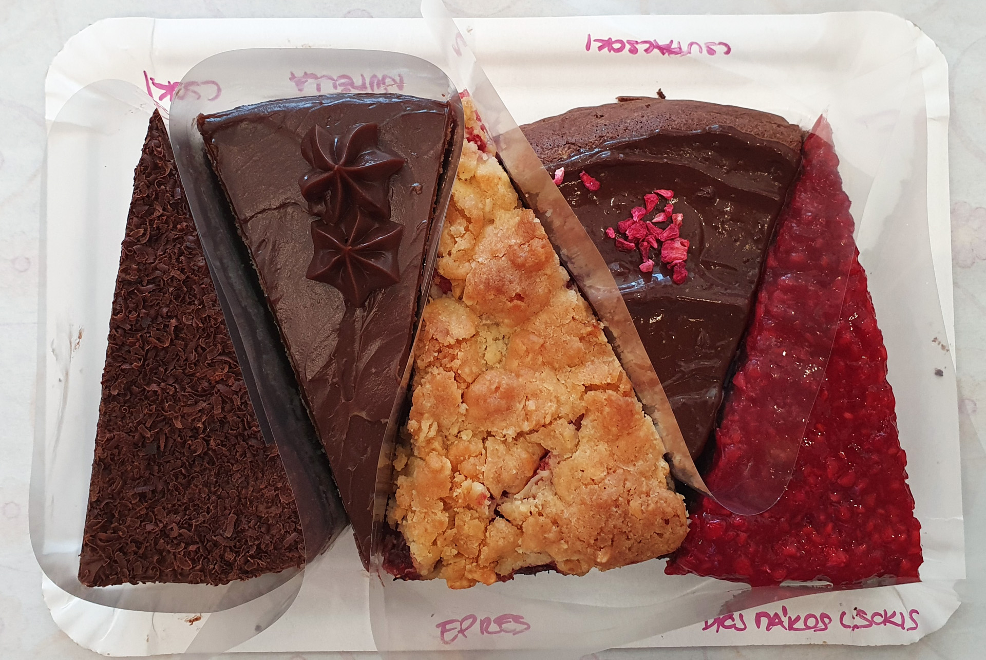 Cukker süti, a legvidámabb, és legfinomabb sütiket árusító cukrászda