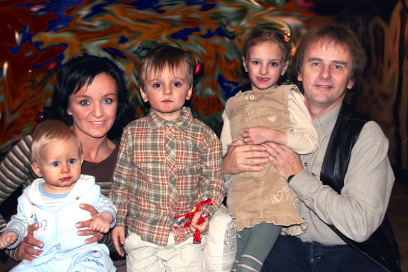 Szandi fiatalon lett anyuka