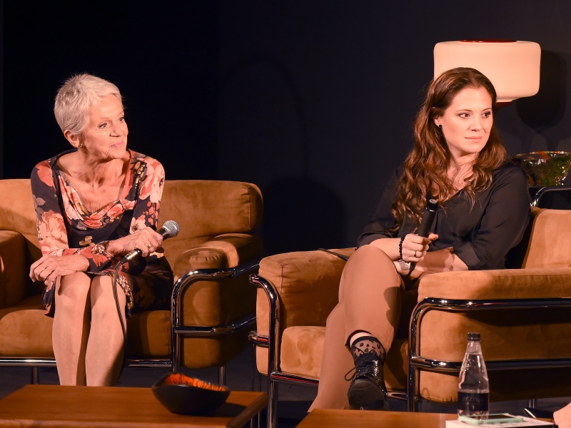 Szinetár Dóra édesanyjával. (Fotó: Olajos Piroska/smagpix)