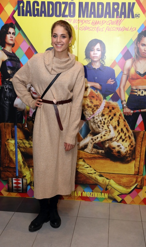 Nyári Dia fiatalon szült