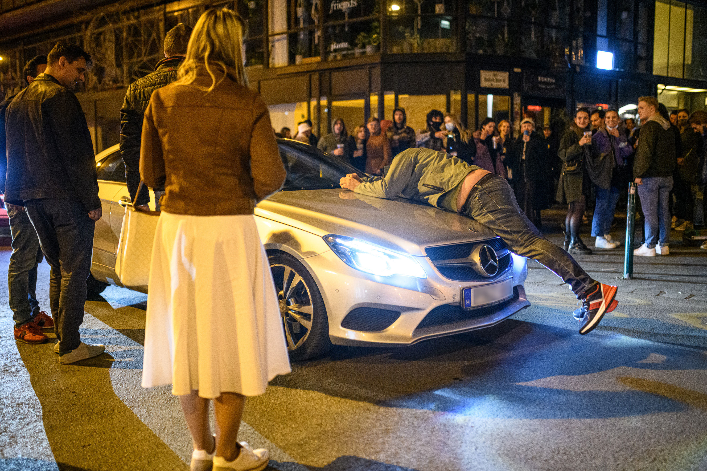 Terasznyitás, Budapest, bulinegyed