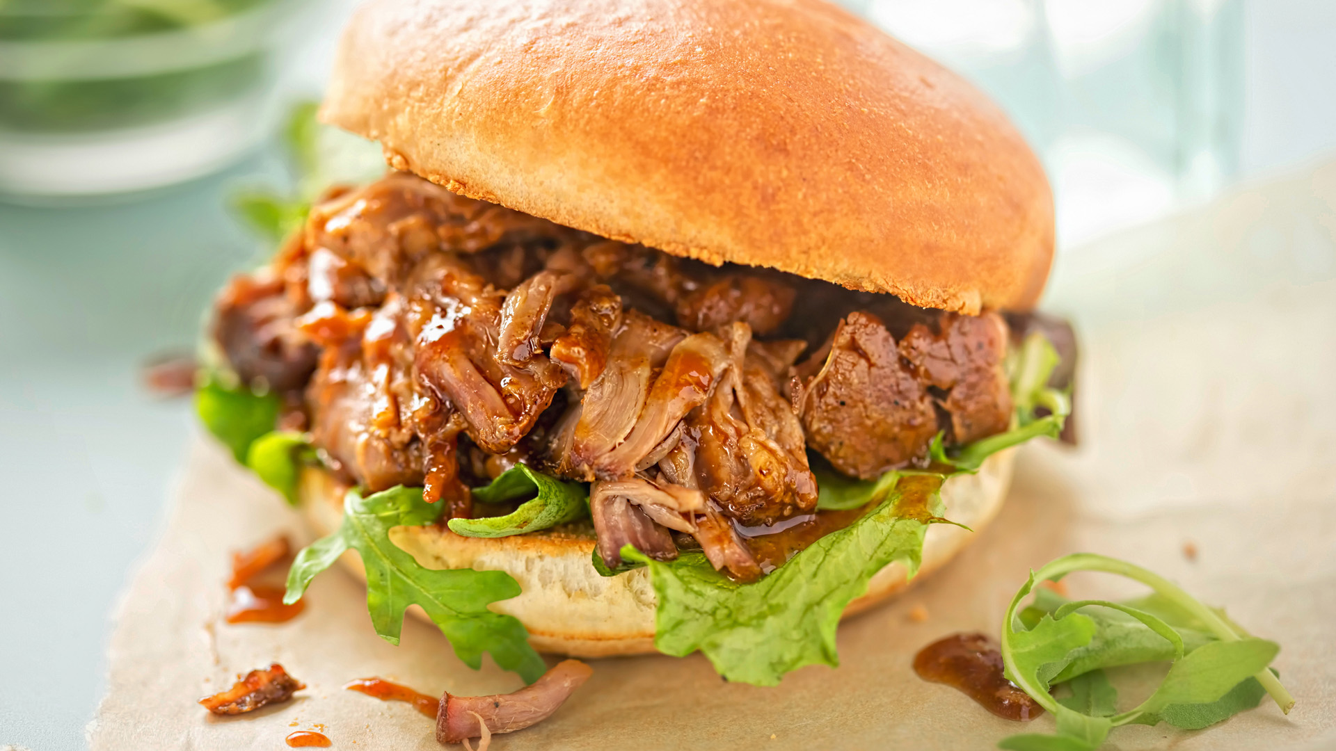 Tíz perc munka, tíz óra türelem: a pulled pork az időtől lesz tökéletesen lágy