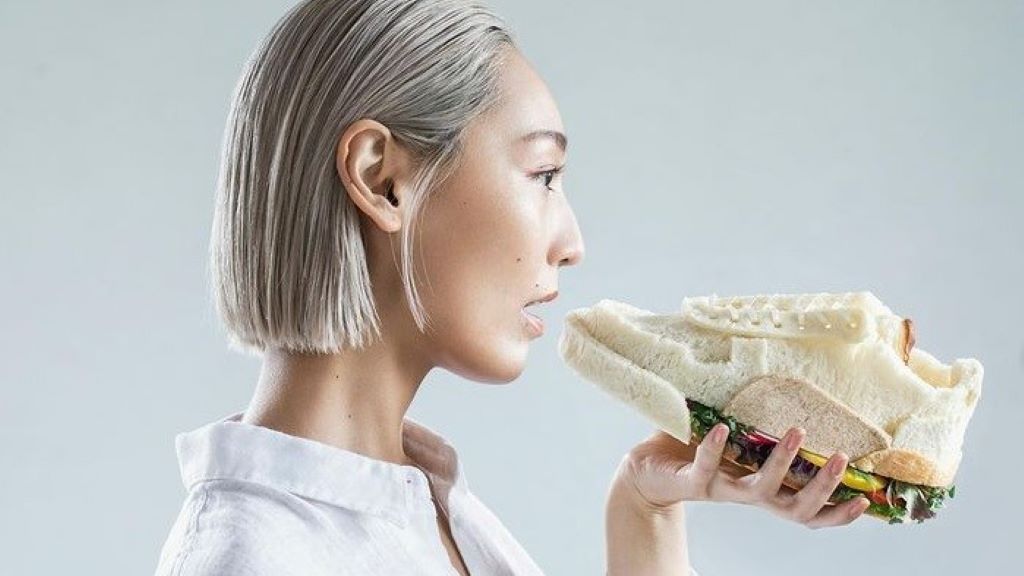 Manami Sasaki, pirítós, művészet