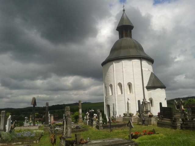 A kallósdi kerektemplom