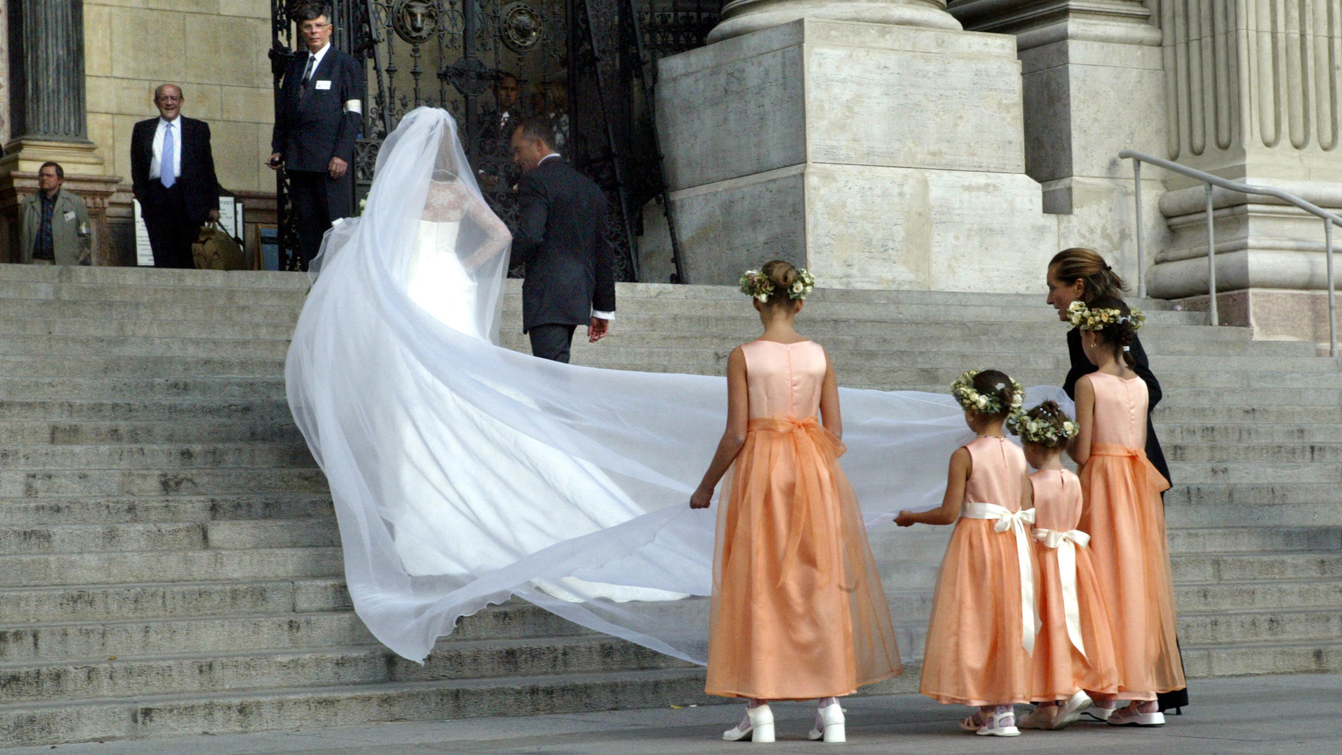 Mészáros Andrea esküvőjére Várkonyi-Mészáros miatt keresnek