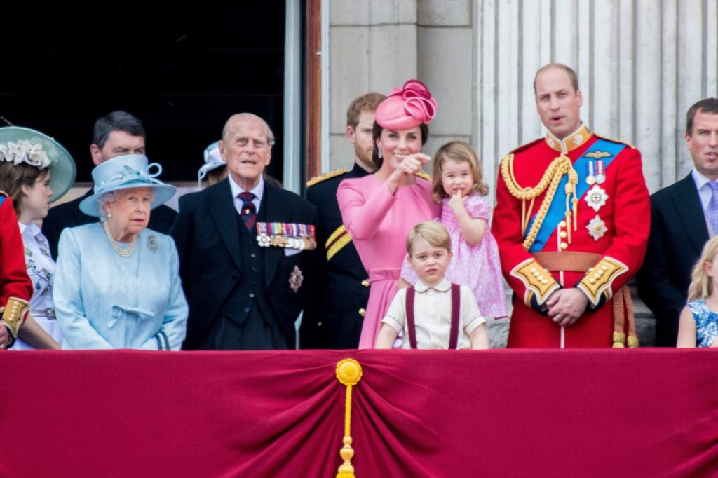 Fülöp herceg dédunokáival