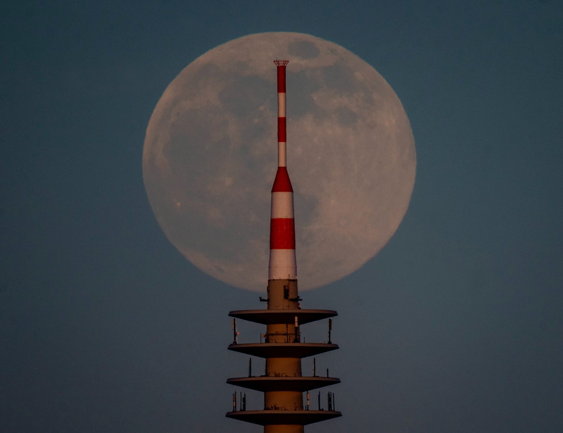 Rózsaszín szuperhold