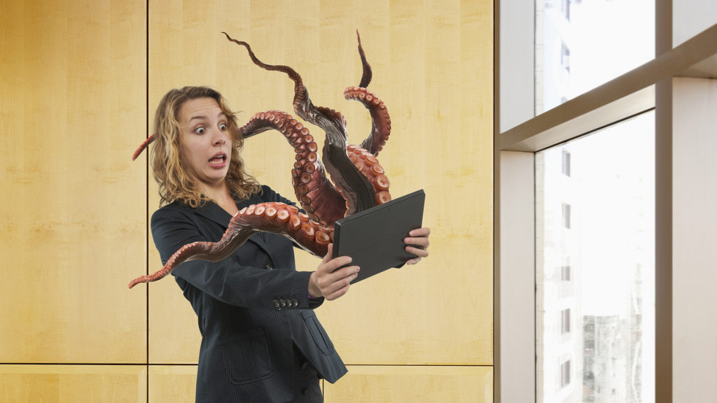 Közel félmillió magyar facebookozó adatai szivárogtak ki