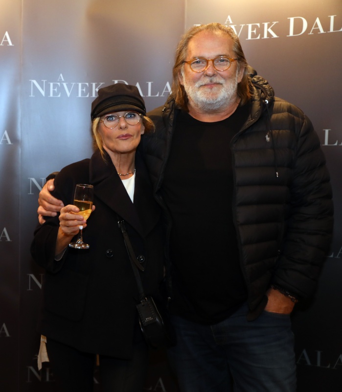 Sztárok boldog házasságban