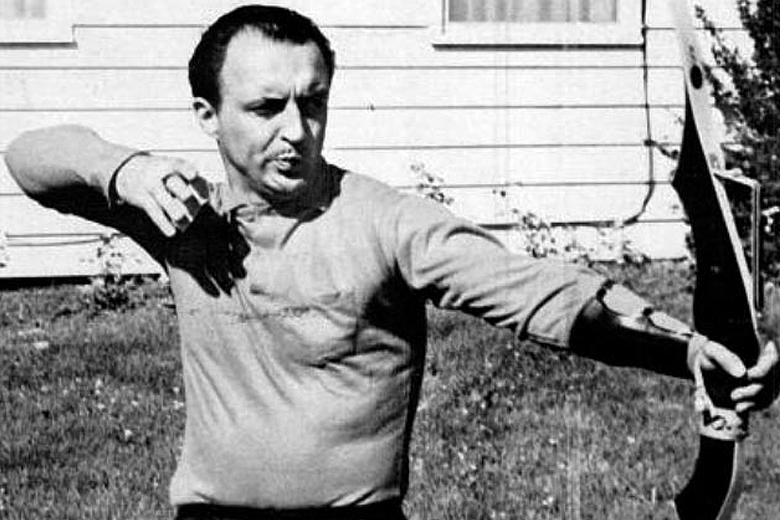 John "Fritz" Johnson íjászat közben (fotó: graham64.files.wordpress.com)