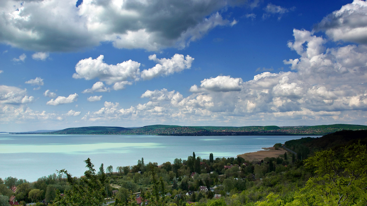 Eldugott helyek a Balatonon