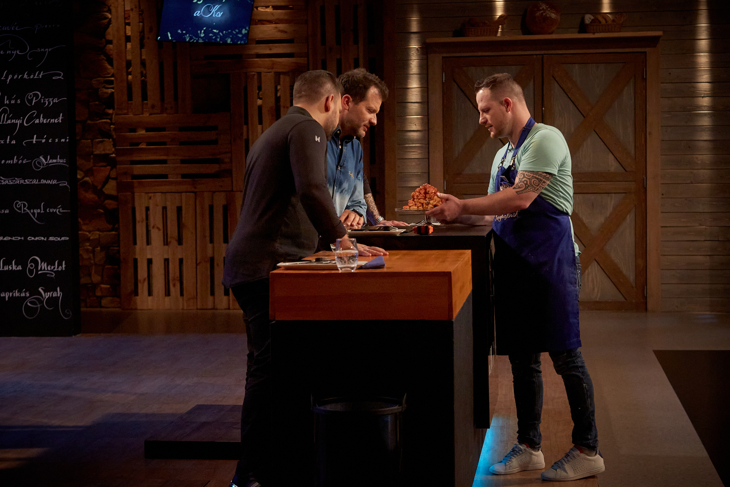 Itt egy jó croquembouche fánk-torony recept hiányzott