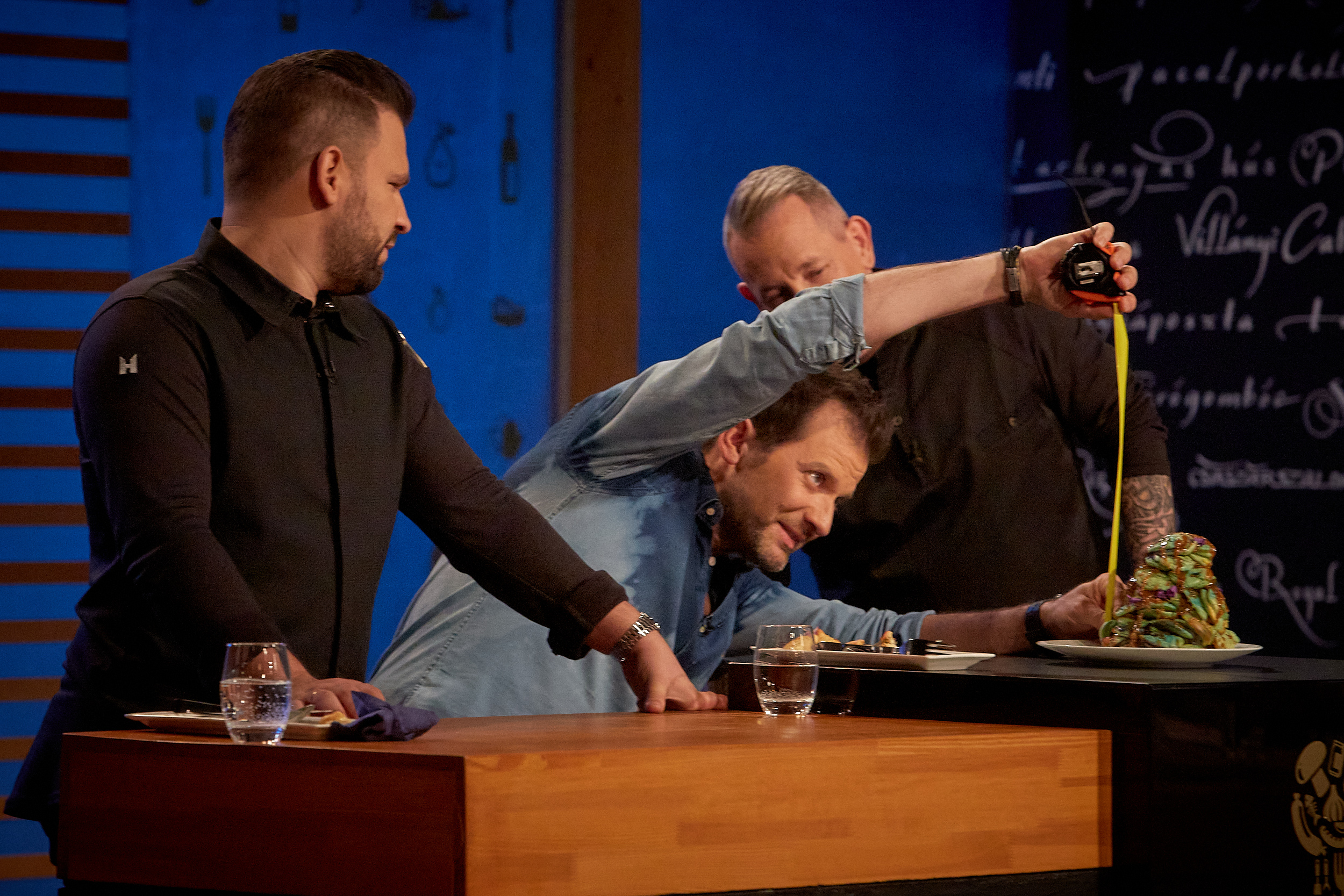 Nem túl magas croquembouche