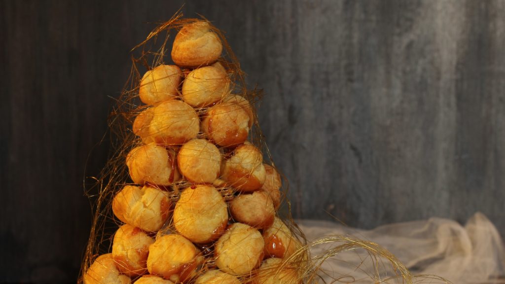 Croquembouche torony