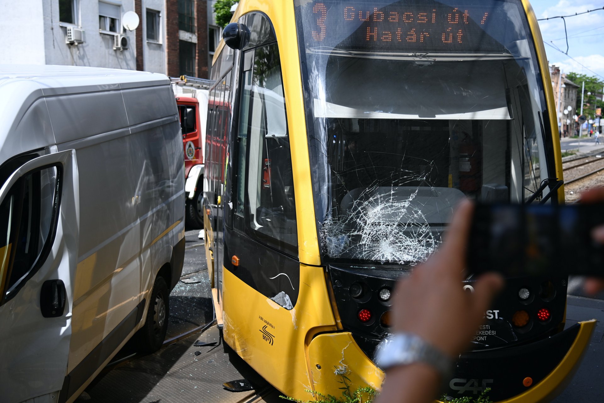 Kisiklott a 3-as villamos