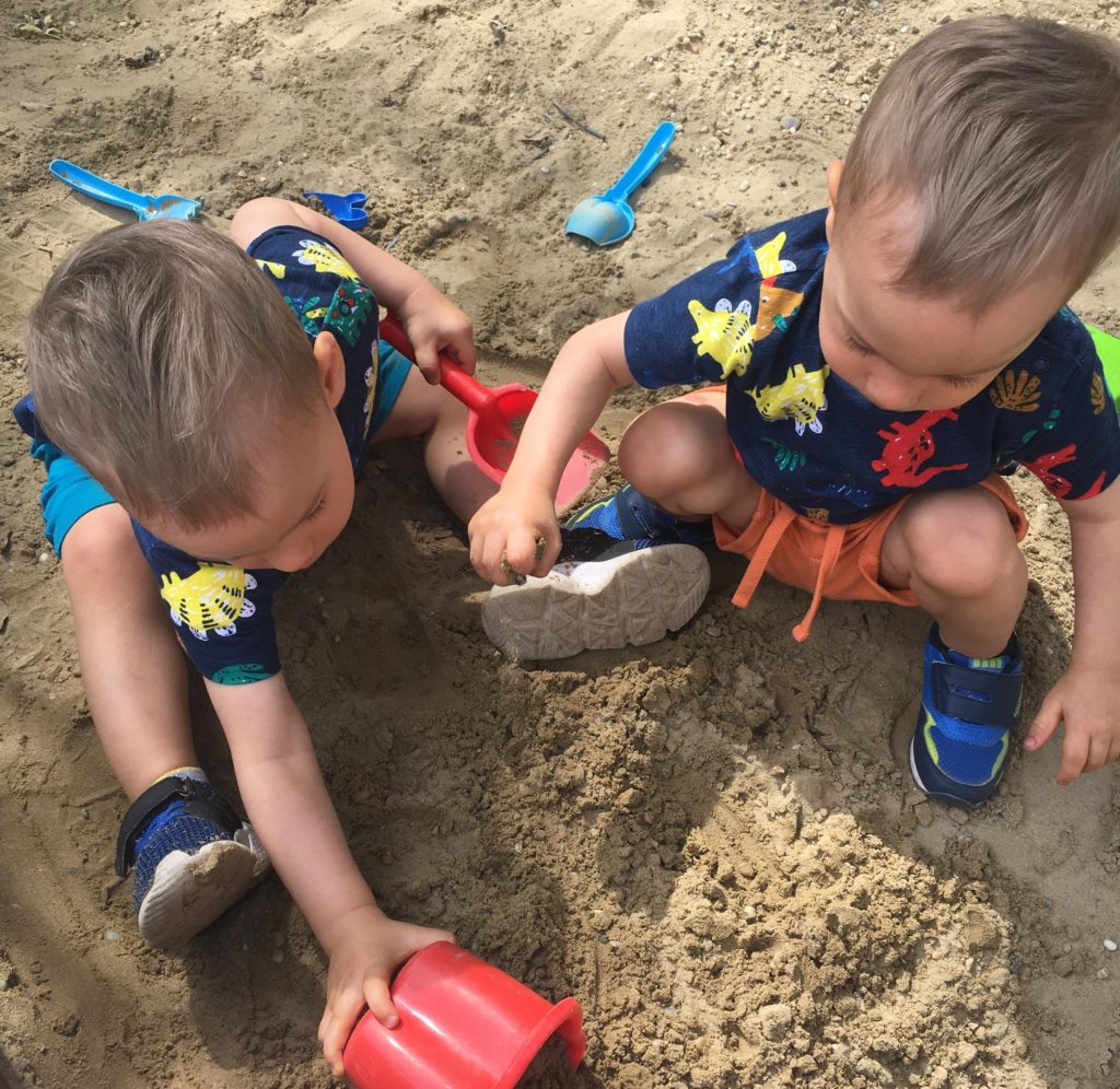 Kollányi Zsuzsi ikrei már megszokták a kistesót (Fotó: Kollányi Zsuzsi)