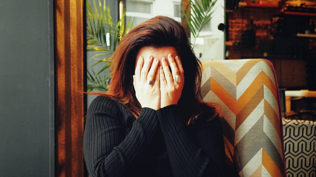 Állandó migrénes rohamokkal küzd a post-covidos nő