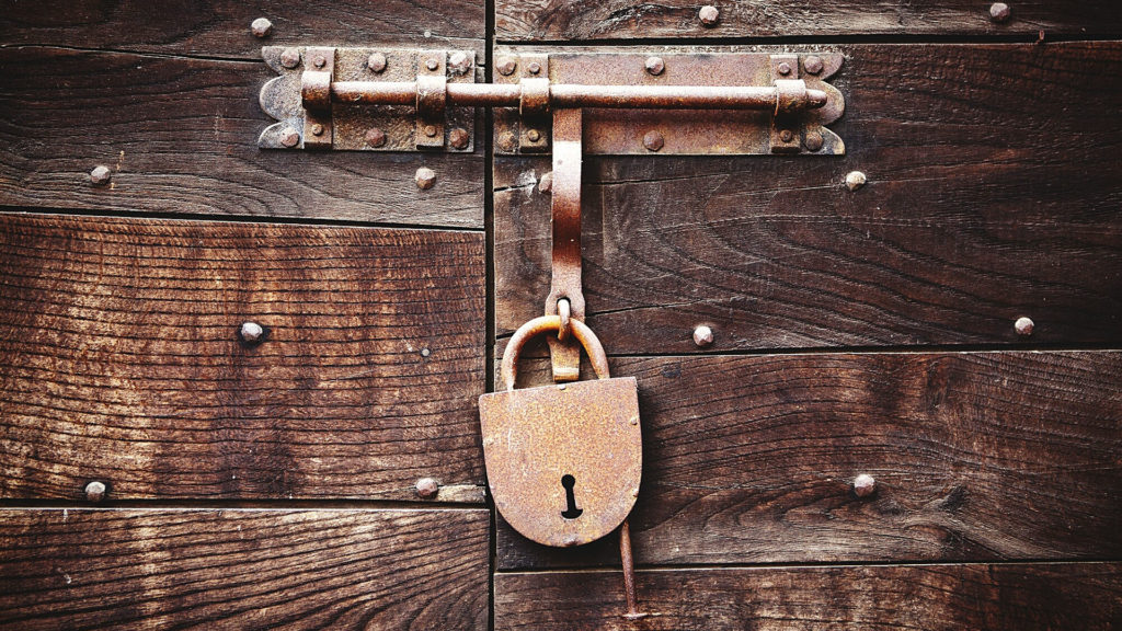 Videót készített a vlogger a 60 éve bezárt boltban